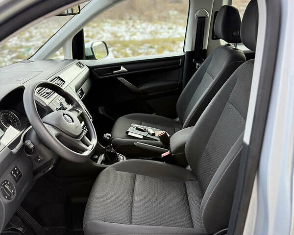 Серый Фольксваген Кадди, объемом двигателя 1.97 л и пробегом 221 тыс. км за 21000 $, фото 15 на Automoto.ua