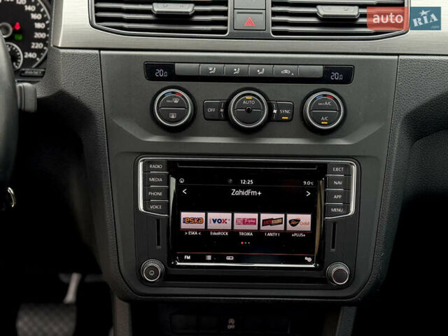 Серый Фольксваген Кадди, объемом двигателя 1.4 л и пробегом 204 тыс. км за 16999 $, фото 40 на Automoto.ua