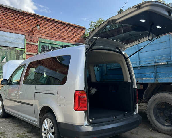 Серый Фольксваген Кадди, объемом двигателя 1.97 л и пробегом 283 тыс. км за 21000 $, фото 2 на Automoto.ua