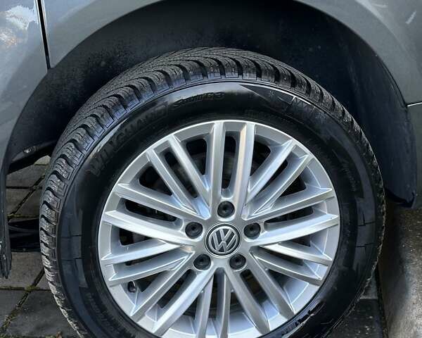 Серый Фольксваген Кадди, объемом двигателя 1.97 л и пробегом 175 тыс. км за 19750 $, фото 190 на Automoto.ua