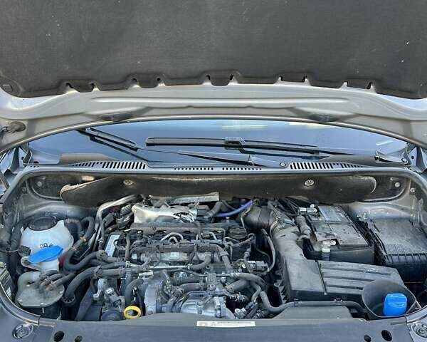 Серый Фольксваген Кадди, объемом двигателя 1.97 л и пробегом 175 тыс. км за 19750 $, фото 175 на Automoto.ua