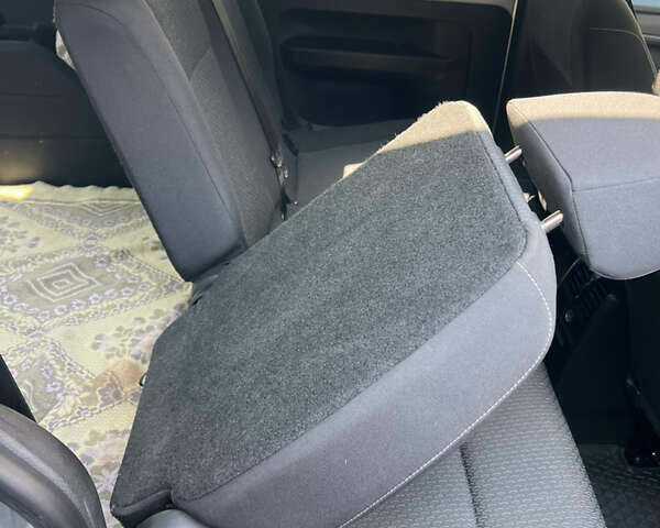 Серый Фольксваген Кадди, объемом двигателя 1.97 л и пробегом 283 тыс. км за 21000 $, фото 10 на Automoto.ua