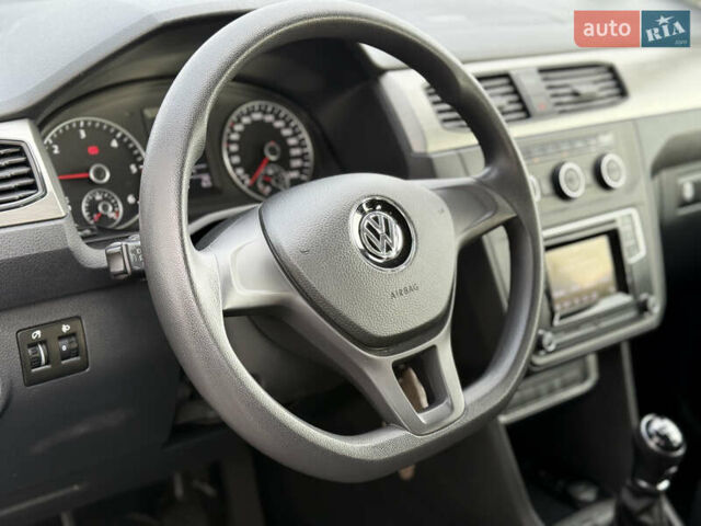 Серый Фольксваген Кадди, объемом двигателя 1.97 л и пробегом 221 тыс. км за 21000 $, фото 32 на Automoto.ua