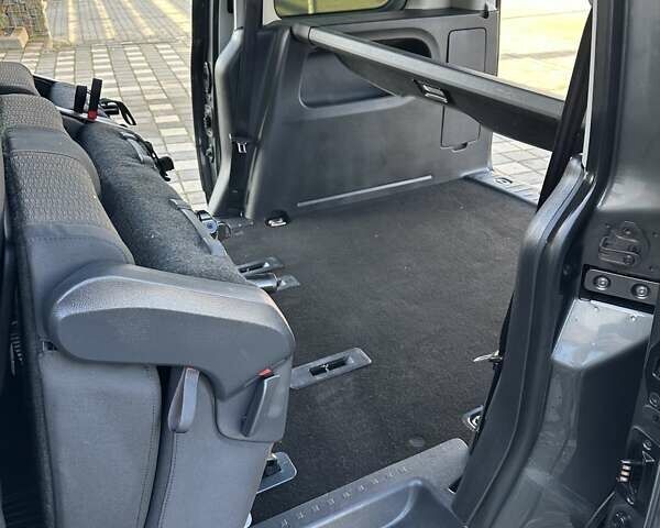 Серый Фольксваген Кадди, объемом двигателя 1.97 л и пробегом 175 тыс. км за 19750 $, фото 164 на Automoto.ua