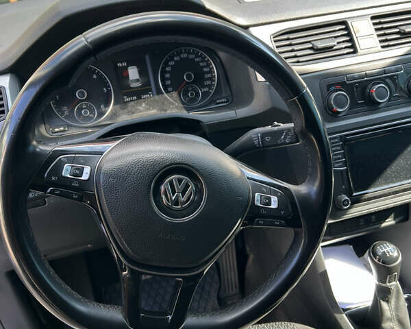 Серый Фольксваген Кадди, объемом двигателя 1.97 л и пробегом 283 тыс. км за 21000 $, фото 15 на Automoto.ua