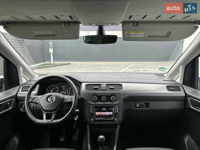Серый Фольксваген Кадди, объемом двигателя 2 л и пробегом 248 тыс. км за 16950 $, фото 21 на Automoto.ua