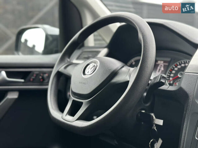 Серый Фольксваген Кадди, объемом двигателя 2 л и пробегом 248 тыс. км за 16950 $, фото 25 на Automoto.ua