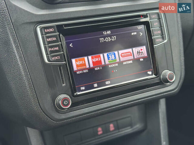 Серый Фольксваген Кадди, объемом двигателя 2 л и пробегом 248 тыс. км за 16950 $, фото 34 на Automoto.ua