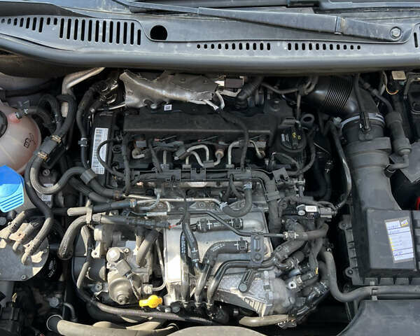 Серый Фольксваген Кадди, объемом двигателя 1.97 л и пробегом 283 тыс. км за 21000 $, фото 3 на Automoto.ua