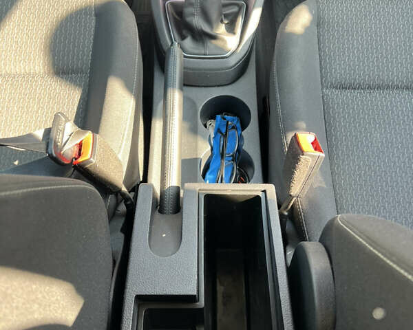 Серый Фольксваген Кадди, объемом двигателя 1.97 л и пробегом 283 тыс. км за 21000 $, фото 12 на Automoto.ua