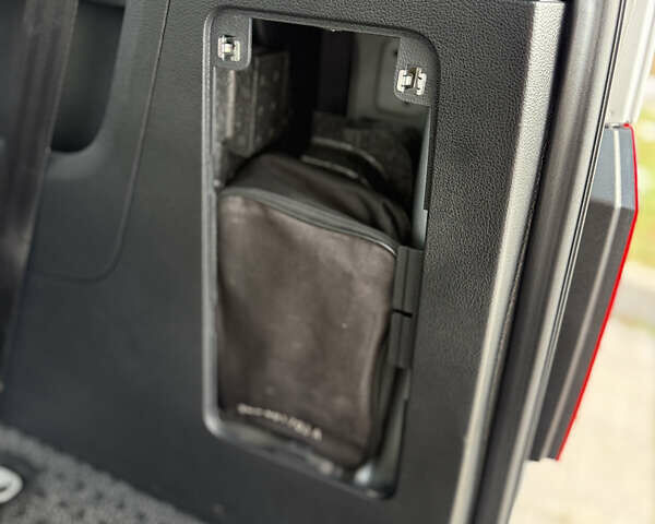 Серый Фольксваген Кадди, объемом двигателя 1.97 л и пробегом 221 тыс. км за 21000 $, фото 43 на Automoto.ua