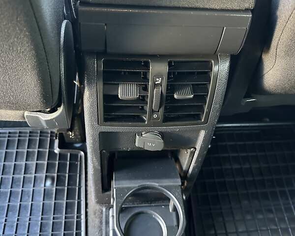 Серый Фольксваген Кадди, объемом двигателя 1.97 л и пробегом 175 тыс. км за 19750 $, фото 146 на Automoto.ua