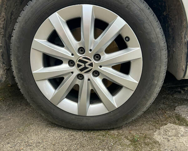 Серый Фольксваген Кадди, объемом двигателя 1.97 л и пробегом 283 тыс. км за 21000 $, фото 20 на Automoto.ua