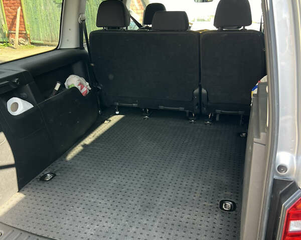 Серый Фольксваген Кадди, объемом двигателя 1.97 л и пробегом 283 тыс. км за 21000 $, фото 6 на Automoto.ua