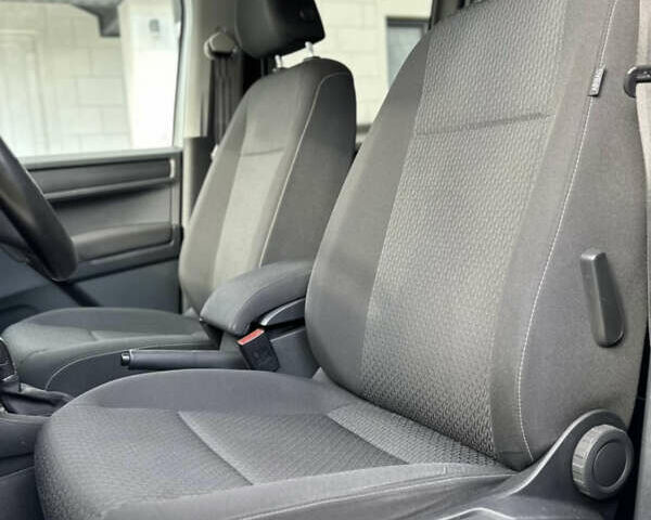 Фольксваген Кадди 2020 в Полтаве на Automoto.ua Серый Фольксваген Кадди, объемом двигателя 1.97 л и пробегом 221 тыс. км за 21999 $, фото 21 на Automoto.ua