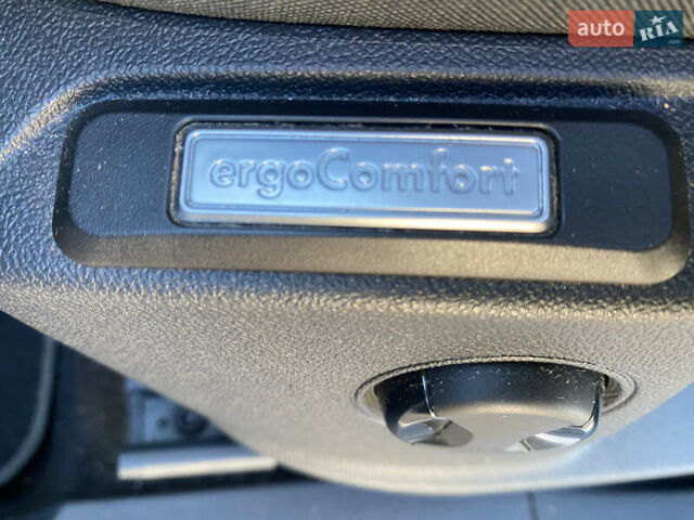 Серый Фольксваген Кадди, объемом двигателя 1.97 л и пробегом 256 тыс. км за 21900 $, фото 58 на Automoto.ua