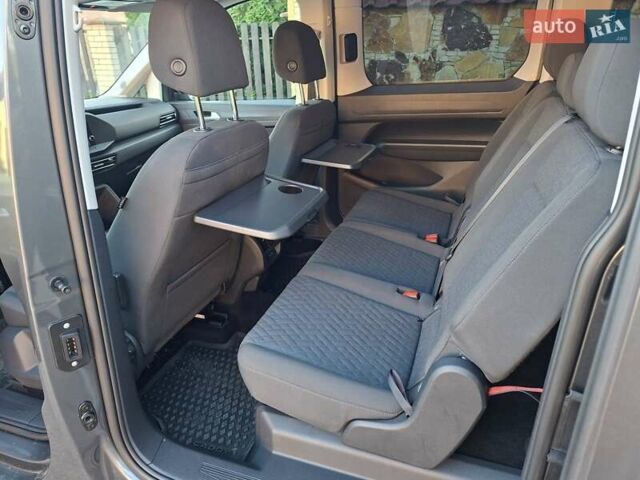 Серый Фольксваген Кадди, объемом двигателя 2 л и пробегом 147 тыс. км за 27500 $, фото 1 на Automoto.ua