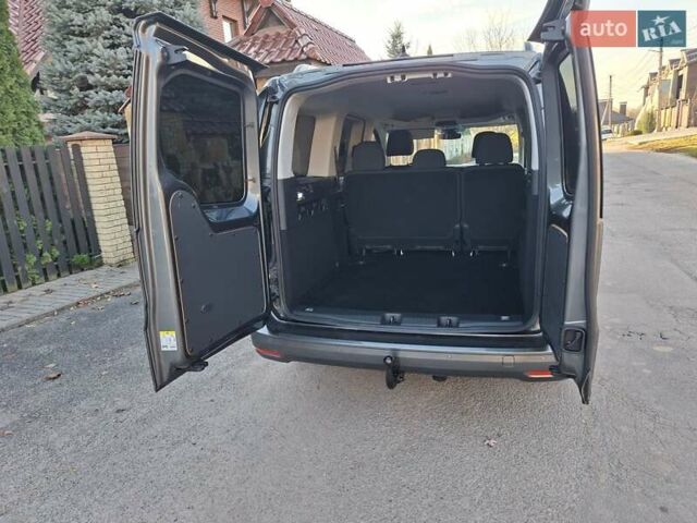 Серый Фольксваген Кадди, объемом двигателя 2 л и пробегом 147 тыс. км за 27500 $, фото 20 на Automoto.ua