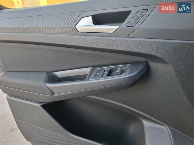 Серый Фольксваген Кадди, объемом двигателя 2 л и пробегом 147 тыс. км за 27500 $, фото 15 на Automoto.ua