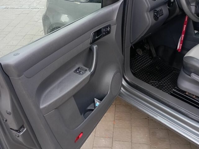 Сірий Фольксваген Кадді, об'ємом двигуна 0 л та пробігом 210 тис. км за 3500 $, фото 7 на Automoto.ua