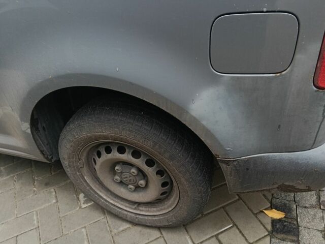 Серый Фольксваген Кадди, объемом двигателя 1.2 л и пробегом 400 тыс. км за 6500 $, фото 7 на Automoto.ua