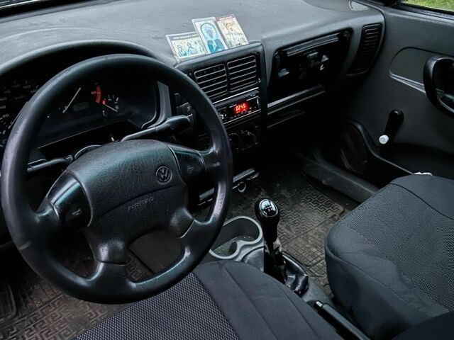 Серый Фольксваген Кадди, объемом двигателя 1.9 л и пробегом 300 тыс. км за 1850 $, фото 4 на Automoto.ua