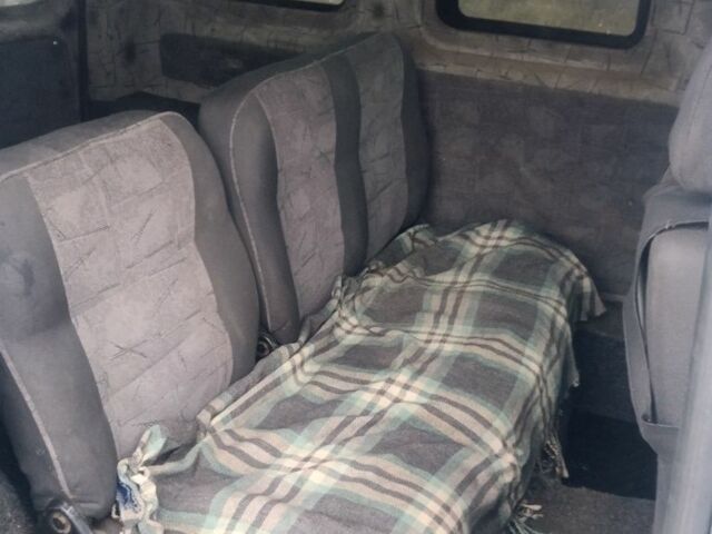 Сірий Фольксваген Кадді, об'ємом двигуна 2 л та пробігом 275 тис. км за 3500 $, фото 5 на Automoto.ua