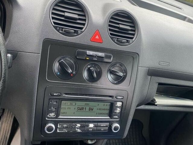 Сірий Фольксваген Кадді, об'ємом двигуна 1.6 л та пробігом 216 тис. км за 6000 $, фото 18 на Automoto.ua