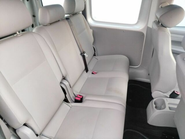 Сірий Фольксваген Кадді, об'ємом двигуна 2 л та пробігом 246 тис. км за 1950 $, фото 6 на Automoto.ua