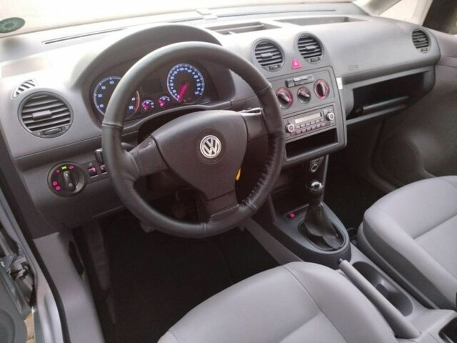 Серый Фольксваген Кадди, объемом двигателя 0 л и пробегом 265 тыс. км за 2050 $, фото 6 на Automoto.ua