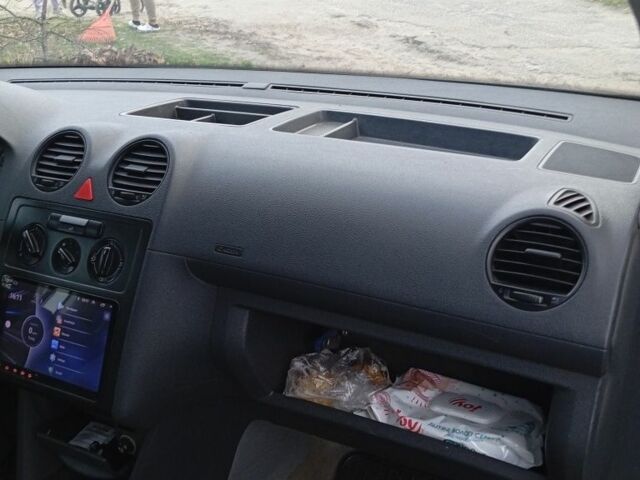 Серый Фольксваген Кадди, объемом двигателя 2 л и пробегом 211 тыс. км за 5300 $, фото 10 на Automoto.ua