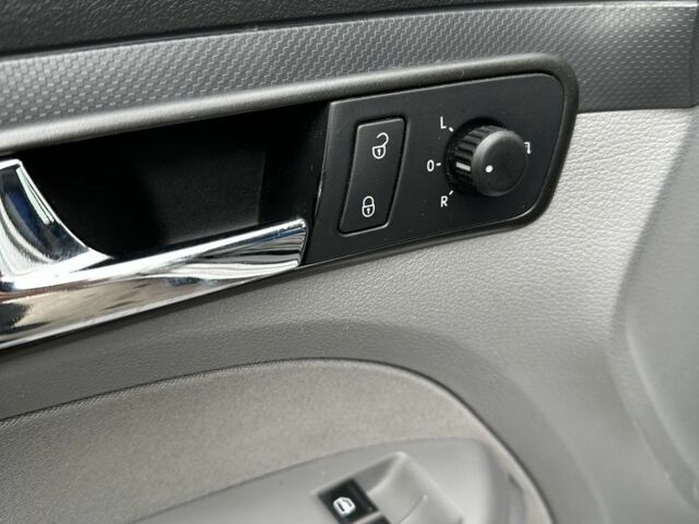 Серый Фольксваген Кадди, объемом двигателя 2 л и пробегом 221 тыс. км за 6950 $, фото 12 на Automoto.ua