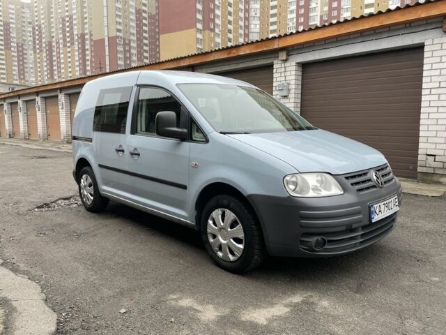 Серый Фольксваген Кадди, объемом двигателя 1.6 л и пробегом 295 тыс. км за 5200 $, фото 2 на Automoto.ua