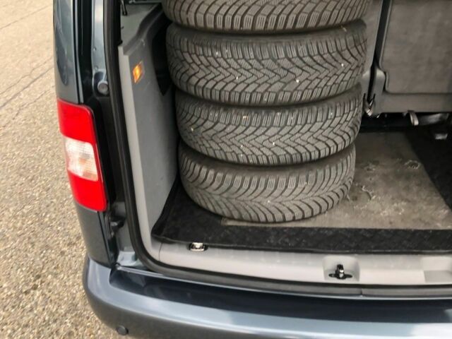 Серый Фольксваген Кадди, объемом двигателя 1.9 л и пробегом 200 тыс. км за 3400 $, фото 11 на Automoto.ua