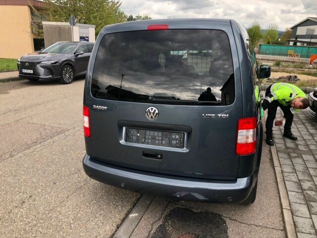 Серый Фольксваген Кадди, объемом двигателя 1.9 л и пробегом 200 тыс. км за 3400 $, фото 9 на Automoto.ua