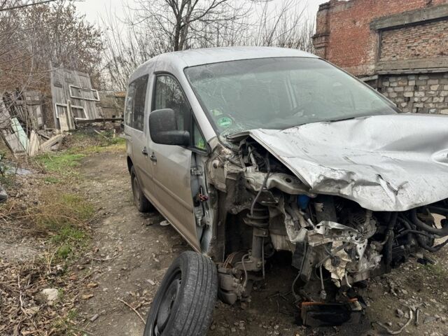 Серый Фольксваген Кадди, объемом двигателя 0 л и пробегом 345 тыс. км за 1000 $, фото 6 на Automoto.ua