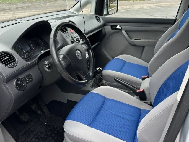 Серый Фольксваген Кадди, объемом двигателя 2 л и пробегом 221 тыс. км за 6950 $, фото 19 на Automoto.ua