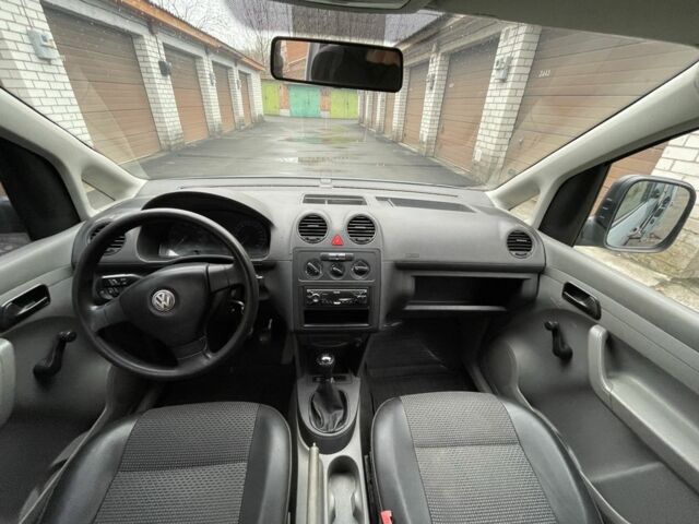 Серый Фольксваген Кадди, объемом двигателя 1.6 л и пробегом 295 тыс. км за 5200 $, фото 8 на Automoto.ua