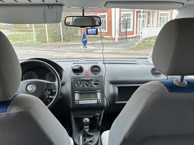 Серый Фольксваген Кадди, объемом двигателя 2 л и пробегом 221 тыс. км за 6950 $, фото 17 на Automoto.ua