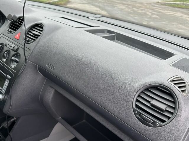 Серый Фольксваген Кадди, объемом двигателя 2 л и пробегом 221 тыс. км за 6950 $, фото 9 на Automoto.ua