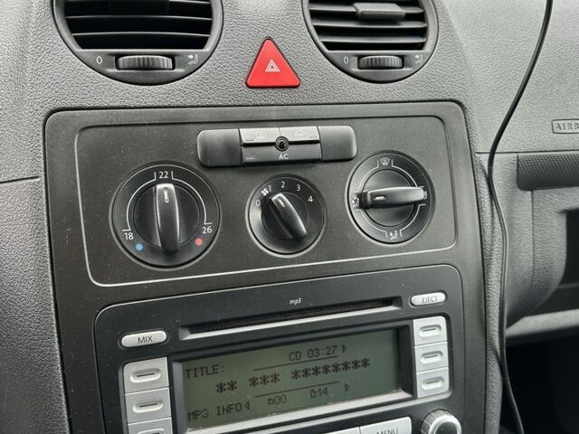 Серый Фольксваген Кадди, объемом двигателя 2 л и пробегом 221 тыс. км за 6950 $, фото 20 на Automoto.ua