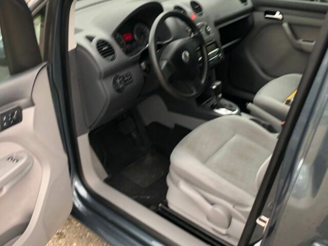 Серый Фольксваген Кадди, объемом двигателя 1.9 л и пробегом 200 тыс. км за 3400 $, фото 16 на Automoto.ua