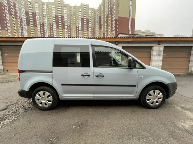 Серый Фольксваген Кадди, объемом двигателя 1.6 л и пробегом 295 тыс. км за 5200 $, фото 3 на Automoto.ua