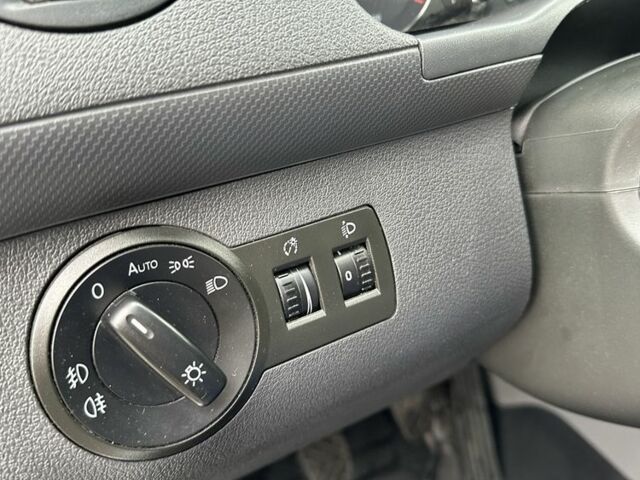 Серый Фольксваген Кадди, объемом двигателя 2 л и пробегом 221 тыс. км за 6950 $, фото 14 на Automoto.ua