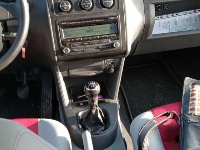 Серый Фольксваген Кадди, объемом двигателя 1 л и пробегом 228 тыс. км за 8200 $, фото 4 на Automoto.ua