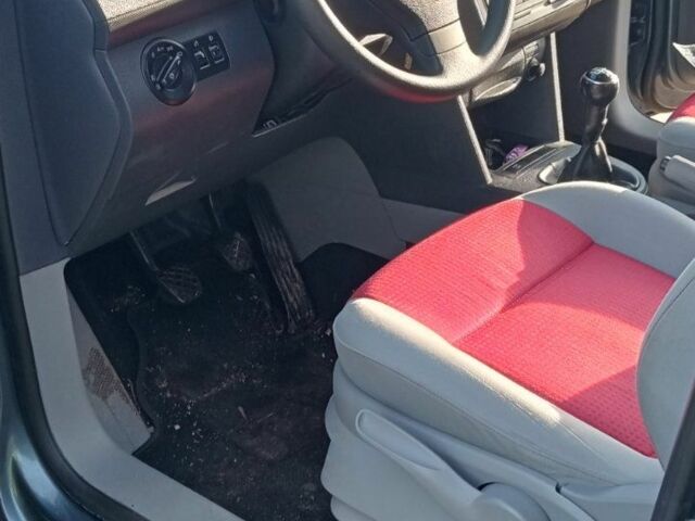 Серый Фольксваген Кадди, объемом двигателя 1 л и пробегом 228 тыс. км за 8200 $, фото 13 на Automoto.ua