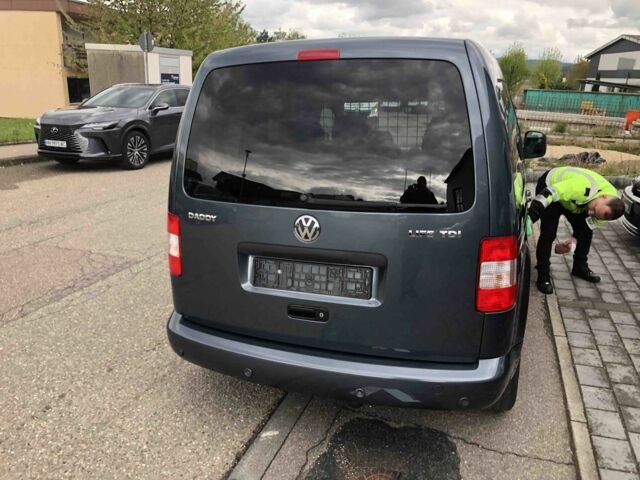 Серый Фольксваген Кадди, объемом двигателя 1.9 л и пробегом 200 тыс. км за 3500 $, фото 12 на Automoto.ua