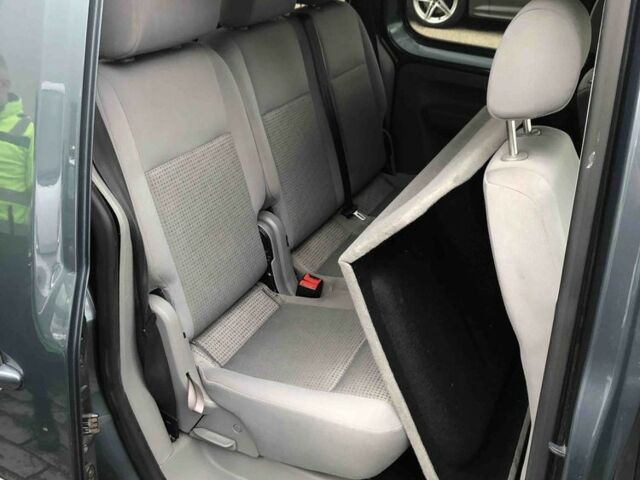 Серый Фольксваген Кадди, объемом двигателя 1.9 л и пробегом 200 тыс. км за 3500 $, фото 9 на Automoto.ua