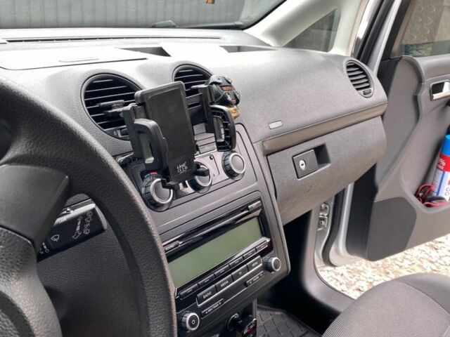 Серый Фольксваген Кадди, объемом двигателя 1.6 л и пробегом 160 тыс. км за 9999 $, фото 9 на Automoto.ua