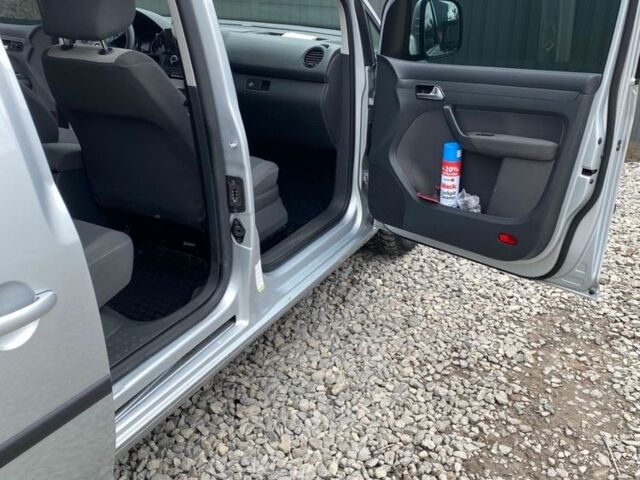 Серый Фольксваген Кадди, объемом двигателя 1.6 л и пробегом 160 тыс. км за 9999 $, фото 4 на Automoto.ua